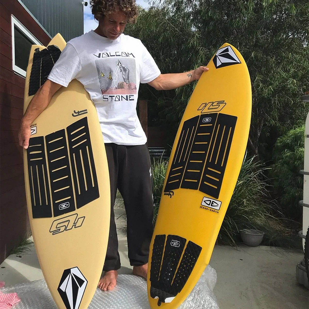 Front Page 1 Front Page -Sports-Surfing-Ocean & Earth 1.6